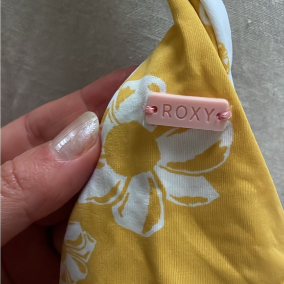Reversible Roxy Bikini Top 👙 - Picture 2 of 4